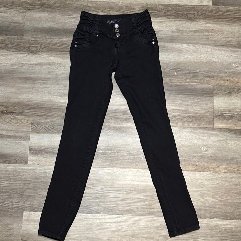 Trendy Black Skinny Jeans with Button Accents